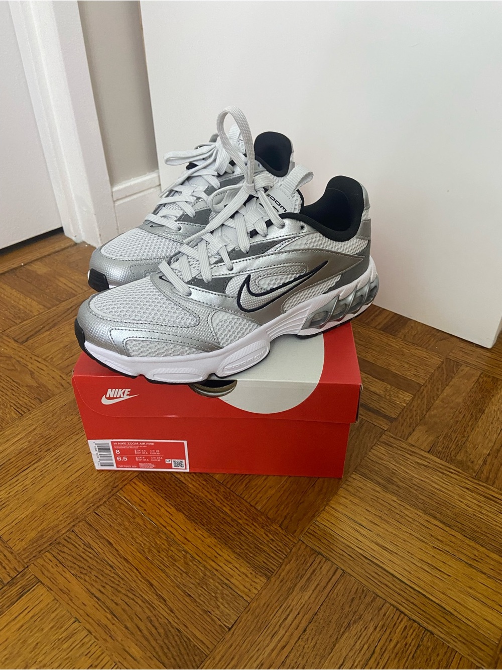 Nike women’s silver zoom air fire 8 New